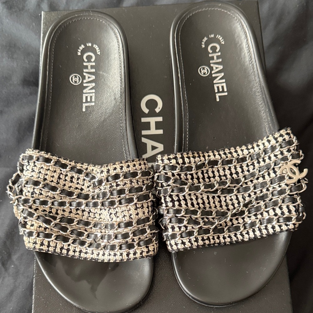 CHANEL Women's Black and Silver Chain Sandals